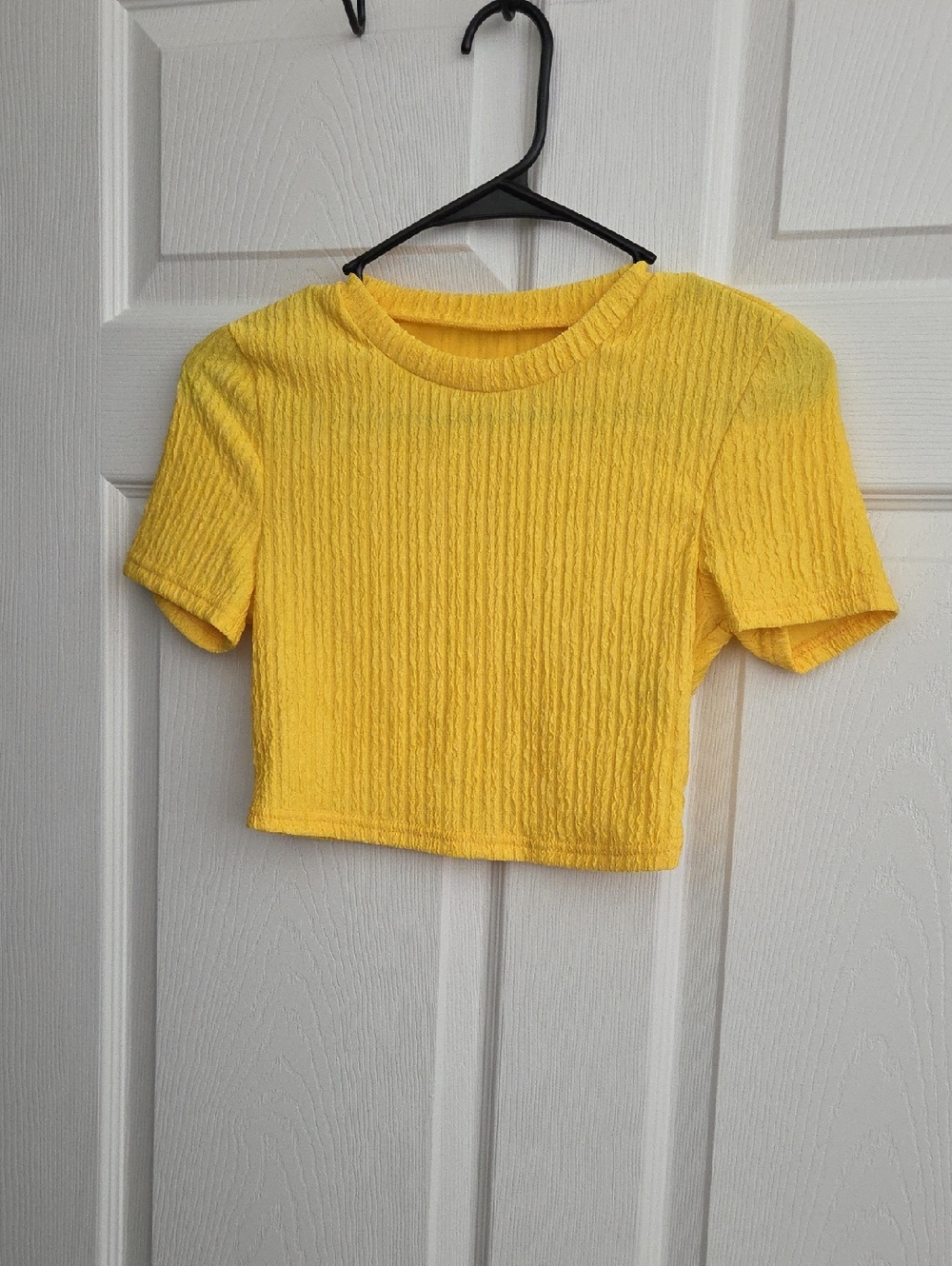 SHEIN Yellow Ribbed Cropped Tee NWOT